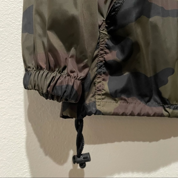 Camo Windbreaker Hooded Pullover. - Picture 4 of 5